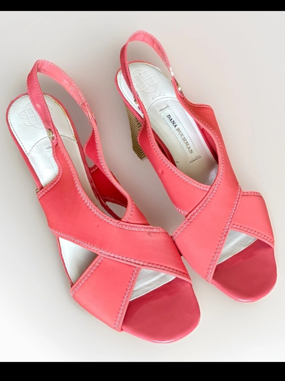 Dana Buchman Sadie Slingback Coral Sandals Sz 10 Block Heel Gold/Tan Accents GUC